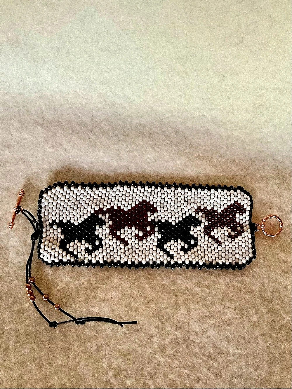 Beaded horses design bracelet in White & Black